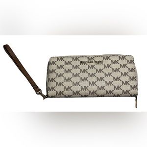 Michael Kors Wristlet/Wallet FREE SHIPPING